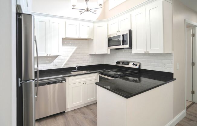 2 beds, 1 bath, 1,050 sqft, $2,800, Unit 74-6