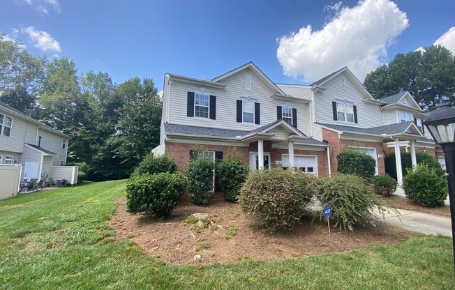 Cozy Townhome located in Prosperity Point !