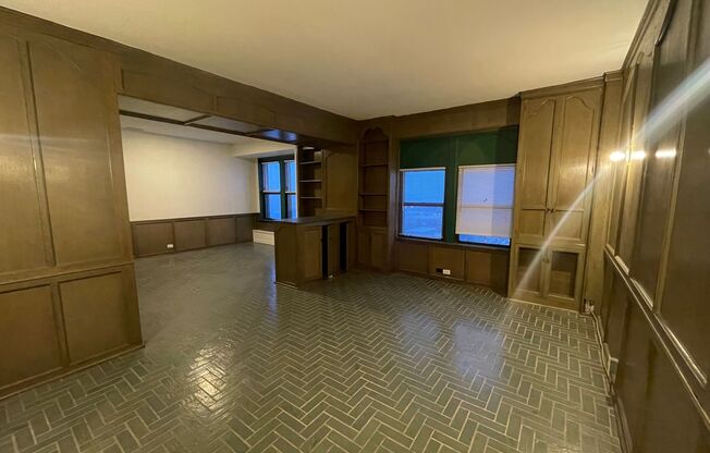 3 beds, 2.5 baths, 2,130 sqft, $3,024, Unit 1200