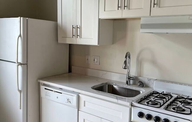 1 bed, 1 bath, $1,550, Unit S7
