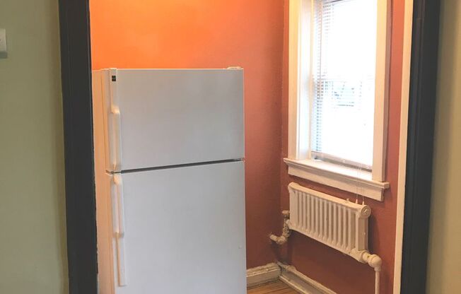 Studio, 1 bath, $795, Unit 04