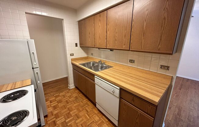 1 bed, 1 bath, 700 sqft, $1,975, Unit 531-308