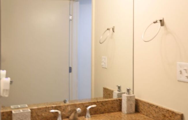 1 bed, 1 bath, $2,695, Unit #606