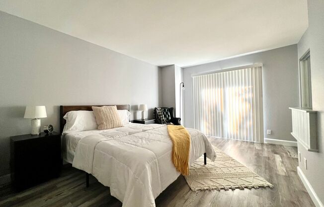 FURNISHED Scottsdale 2/bed/2bath Townhome Pool-Side