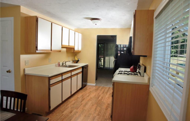 200 HEROUX BLVD