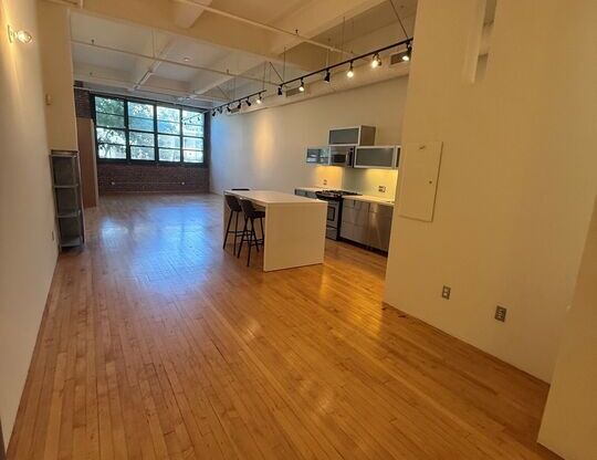 1 bed, 1 bath, 980 sqft, $3,400, Unit 114