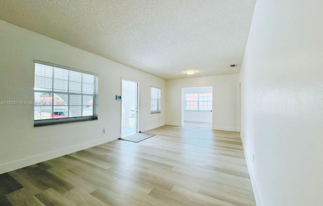 115 W 37 ST