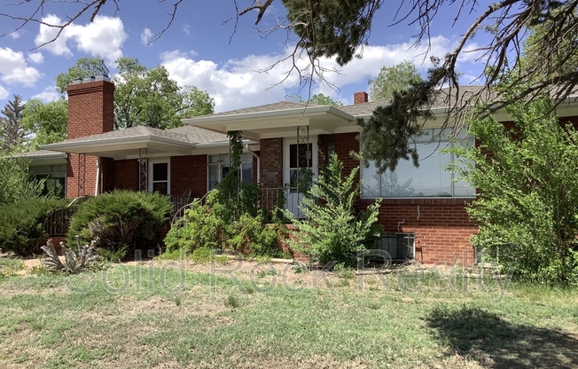 1520 E PIKES PEAK AVE