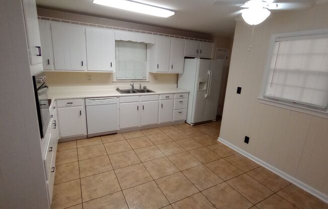 3 beds, 2 baths, $1,500