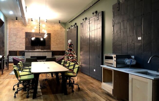 1 bed, 1 bath, 823 sqft, $1,795, Unit 1432-010