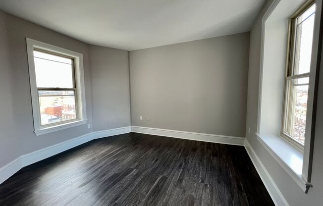 1 bed, 1 bath, 555 sqft, $1,500, Unit 305