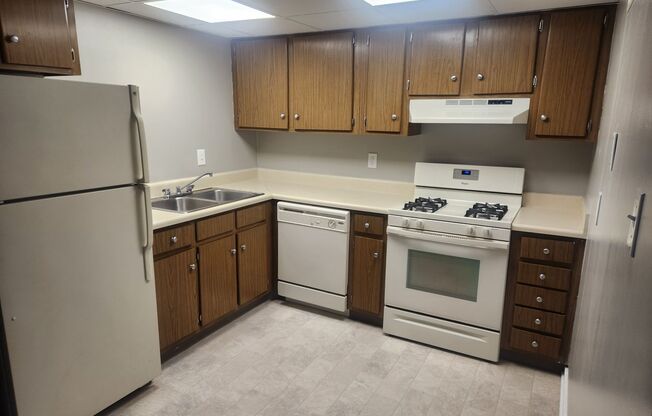 Studio, 1 bath, 600 sqft, $955, Unit WG2-106
