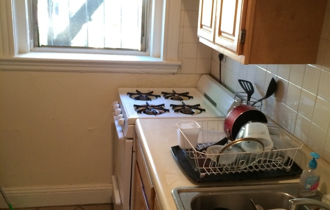 2 beds, 1 bath, 836 sqft, $3,400, Unit 03-001