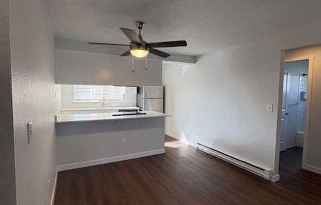 2 beds, 1.5 baths, 920 sqft, $2,135, Unit V203 - Renovated