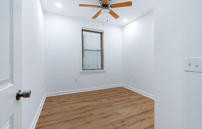 3 beds, 2 baths, 150 sqft, $1,975, Unit 1407-202