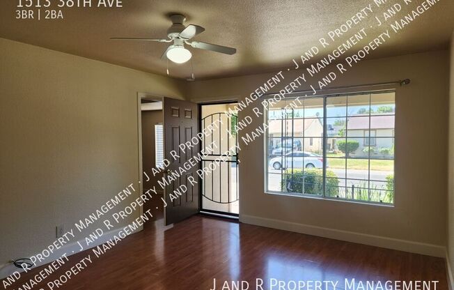 1513 38 AVE