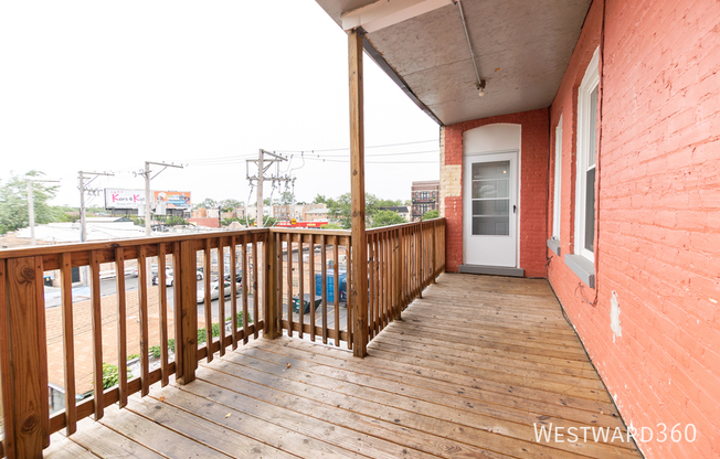 2416 W FARGO AVE