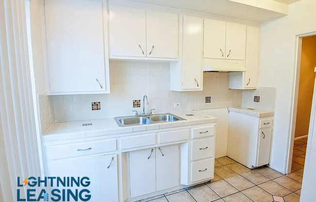 5 N NORMANDIE AVE