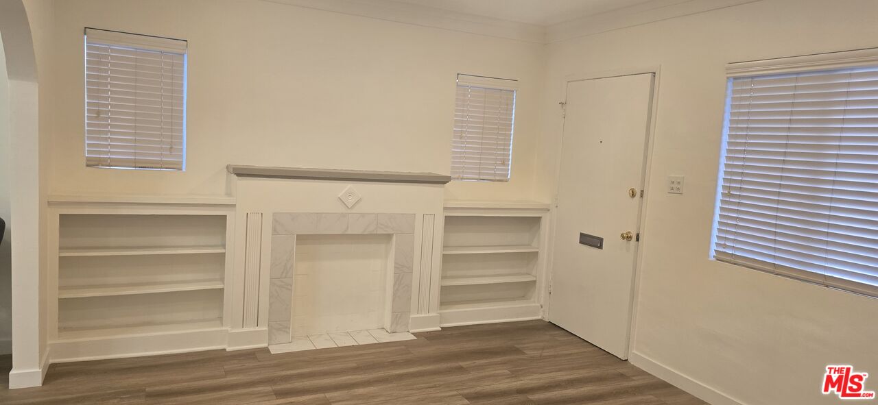 4828 3 AVE