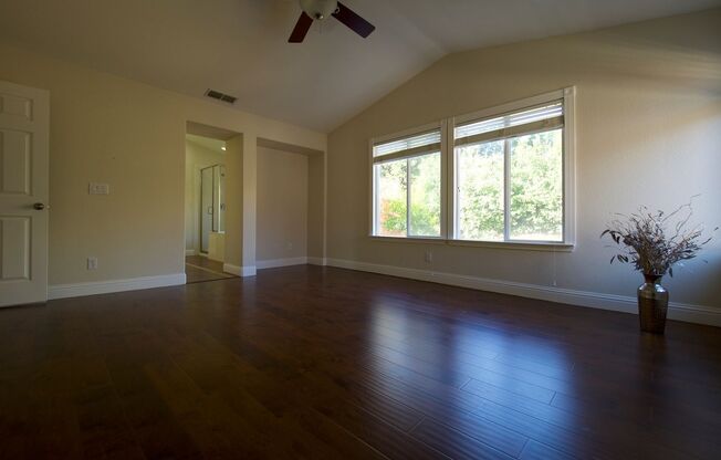 5 beds, 3 baths, $3,499, Unit Fairfield, CA  94534-8623