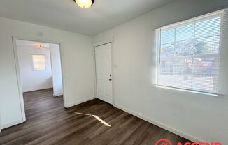 1 bed, 1 bath, 450 sqft, $850, Unit 214 Beardsley Ave #11