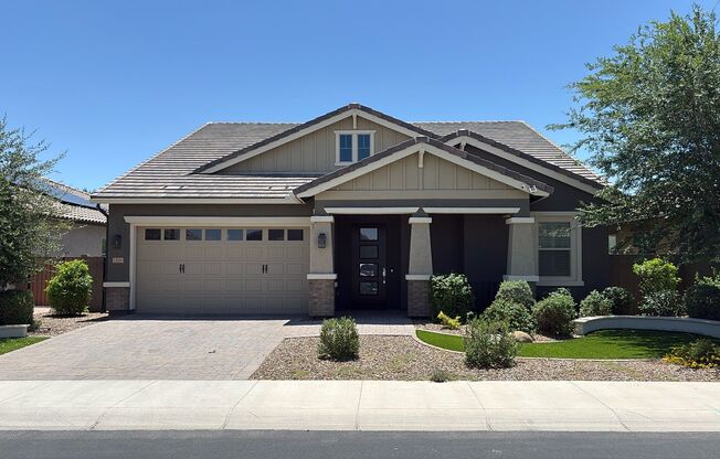 5 bedroom 3.5 bath in Goodyear
