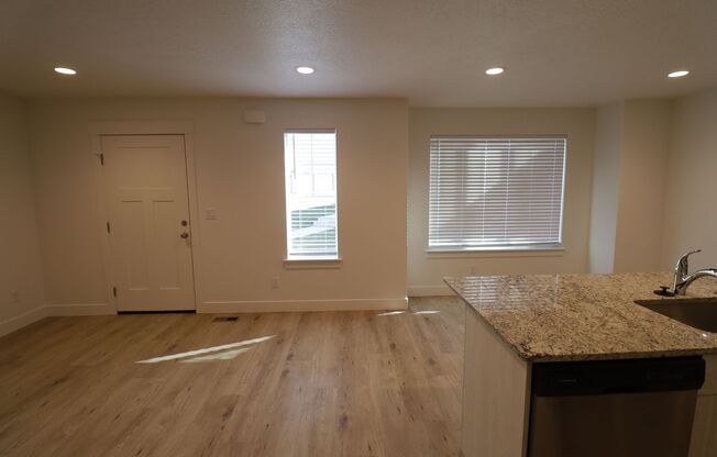 HOLIDAY MOVE-IN SPECIAL! Brand new Santaquin Townhomes