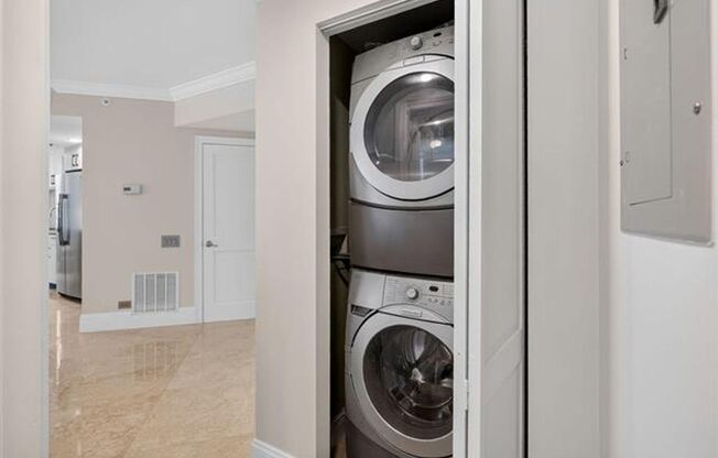 2 beds, 2.5 baths, $5,400, Unit # 1604