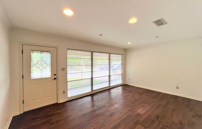 Quaint 2-bedroom Duplex in Rosedale