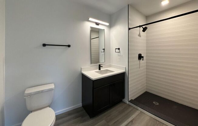 2 beds, 1 bath, 735 sqft, $1,940, Unit 207