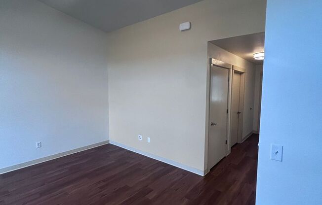2 beds, 1.5 baths, 920 sqft, $1,700, Unit 89355-08