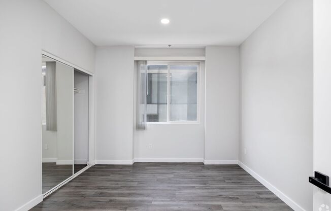 3 beds, 2 baths, 1,350 sqft, $4,198, Unit 101