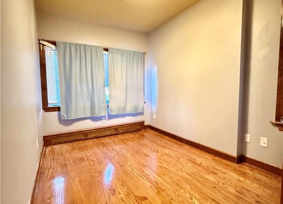 4 beds, 2 baths, 1,100 sqft, $3,250