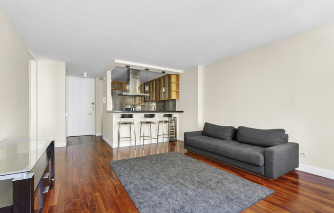 1 bed, 1.5 baths, 818 sqft, $5,250, Unit 6B