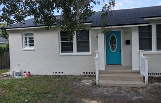 Fully renovated 3/1 near San Marco!