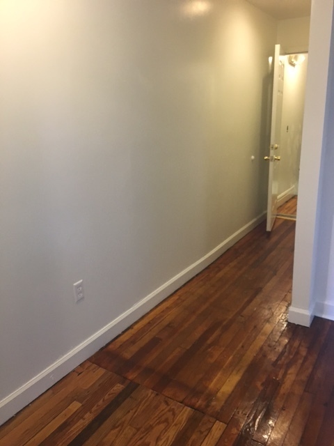 1 bed, 1 bath, $810, Unit Apt 2