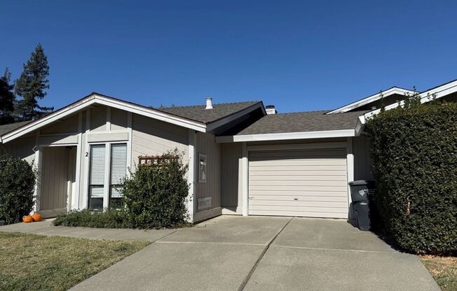 Adorable 2/2 Pocket Area Half-Plex!  PLEASE READ BELOW AD FOR VIEWINGS