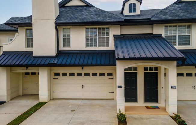 2 Bedroom, 2 Bath Townhome in Beautiful Lakefront Community in Clermont, FL!