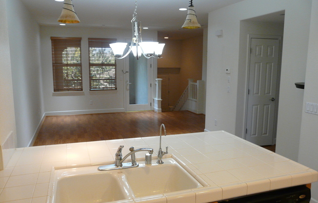 Beautiful 2 Bedroom 2 Bath North San Jose Townhome
