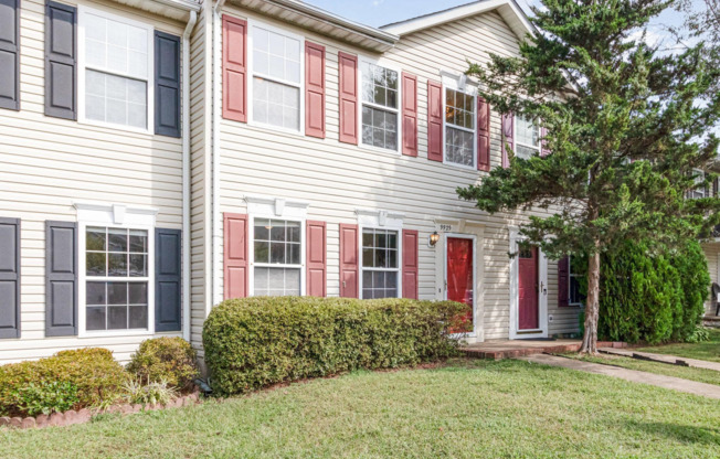 3 Bedroom Townhome in Lee's Hill!