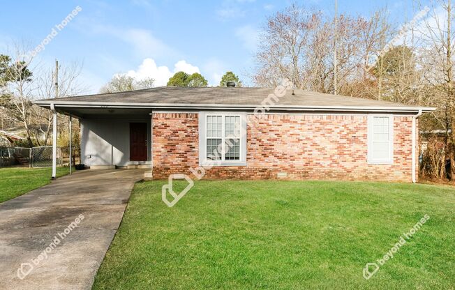 Lovely all brick home in Jacksonville w/ 3 bedrooms 1.5 baths and 1073 sq/ft