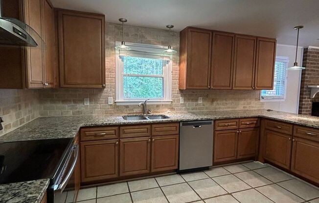 3 beds, 2 baths, $2,350