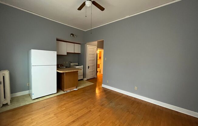 1830 N. Oakland Ave.