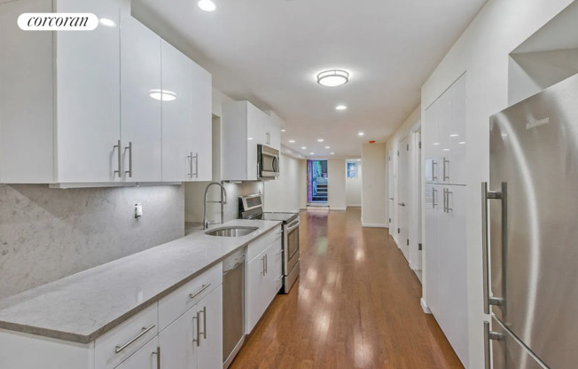 331 E 89 ST