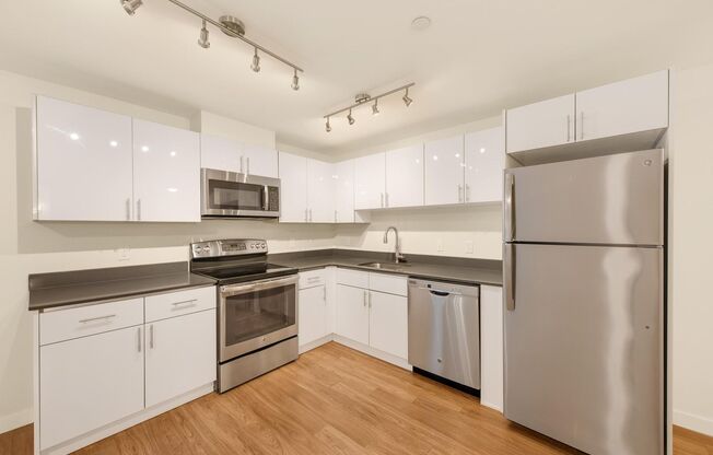 1 bed, 1 bath, 612 sqft, $1,795, Unit 03