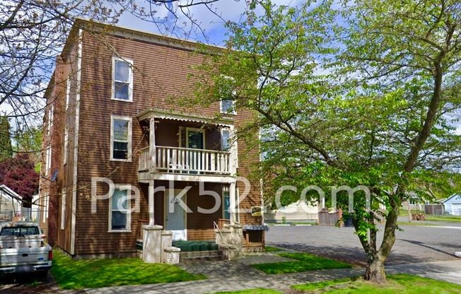 Tacoma Area 2nd Floor 1 Bed 1 Bath Apartment