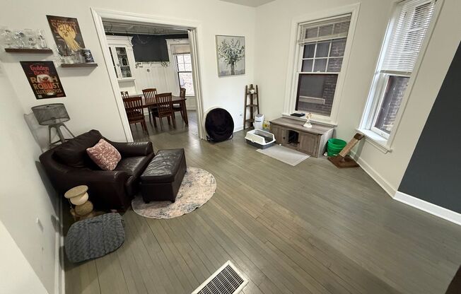 2813 E. Belleview Pl.