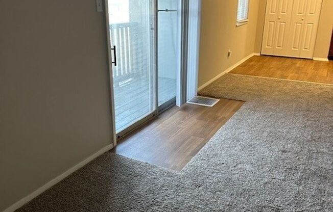 2 beds, 1 bath, 800 sqft, $819, Unit D43