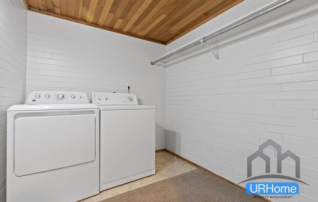 Discover Your Ideal Home $1799 2bd 1.5ba Beautiful Townhouse In SE Portland