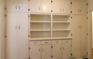 432 Collier Rd. NW